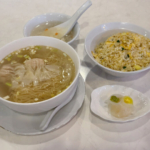 美心酒家　海老ワンタン麺+チャーハン